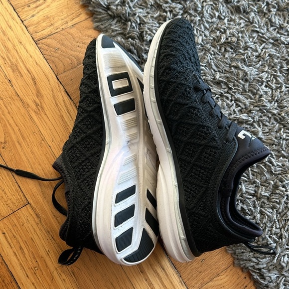 Women's APL Techloom Phantom Sneaker Black Metallic Silver Size 7 - Picture 7 of 10